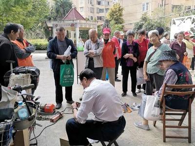 便民服务、红色电影、养生讲座…他们不断提升老年人生活幸福感